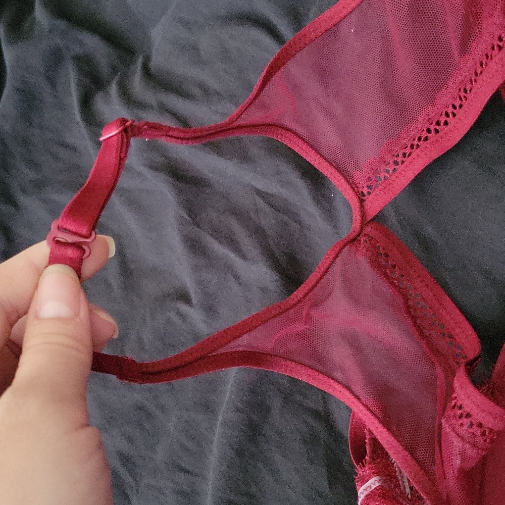 Victoria's Secret Very Sexy Push Up Maroon bra, sz 34B - Picture 9 of 10
